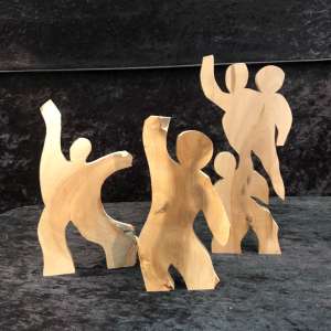 Bleib in Bewegung - Holzfiguren