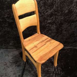 Stuhl aus Elsbeerholz